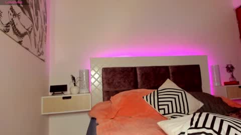 Snapshot of maxianomal chatting on 1, 2, 2025 Max online show from 1, 2, 2025