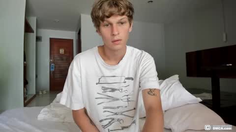 Snapshot of maxim_burn chatting on 4, 5, 2026 maxim burn online show from 4, 5, 2026