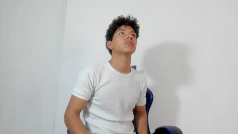 Snapshot of maximiliano_kh4lil chatting on 6, 7, 2026 Maximiliano online show from 6, 7, 2026