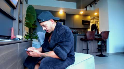 maximo_and_marcelo online show from 8, 4, 2026