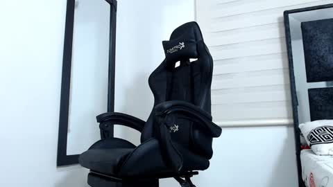 Maximo Sebastian online show from 26, 1, 2025