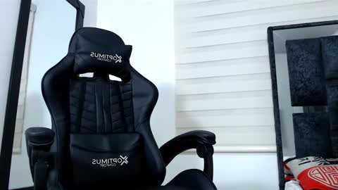 Maximo Sebastian online show from 10, 2, 2025