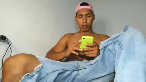 Maximo Aron Vega online show from 17, 12, 2025