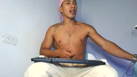 Maximo Aron Vega online show from 3, 2, 2026