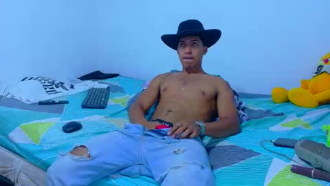 Maximo Aron Vega online show from 22, 4, 2026