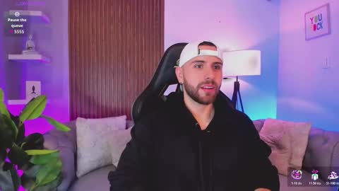 Maximo Wolf online show from 3, 2, 2026