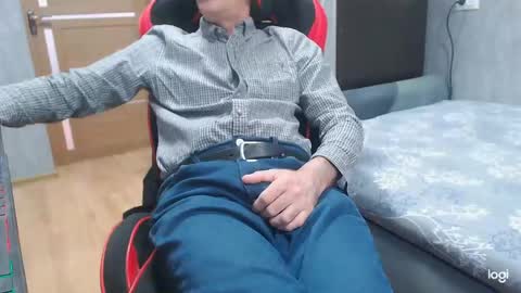 maximus3334 online show from 15, 4, 2026