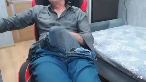 maximus3334 online show from 25, 4, 2026