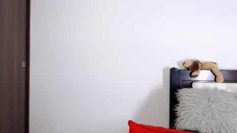 Independent Model online show from 18, 2, 2025