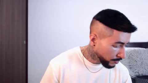 Independent Model online show from 7, 3, 2025