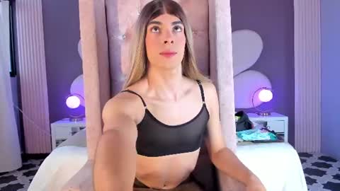 Maxi Rogers online show from 6, 7, 2026