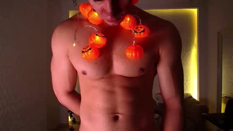 MaxKaiden online show from 22, 10, 2025