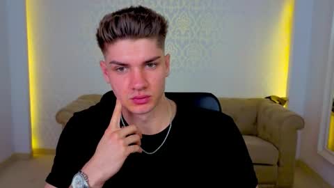 MaxKaiden online show from 24, 4, 2026