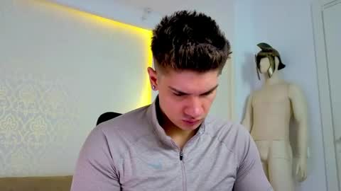 MaxKaiden online show from 28, 4, 2026