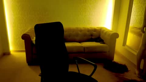 MaxKaiden online show from 5, 6, 2026