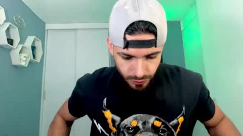 Snapshot of maxtowers chatting on 22, 10, 2025 Maxi online show from 22, 10, 2025