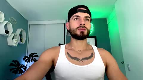 Snapshot of maxtowers chatting on 21, 11, 2025 Maxi online show from 21, 11, 2025