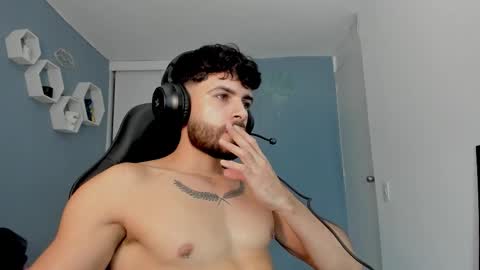 Snapshot of maxtowers chatting on 6, 3, 2026 Maxi online show from 6, 3, 2026