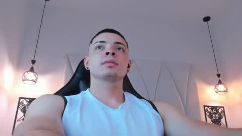 MAX online show from 25, 2, 2025