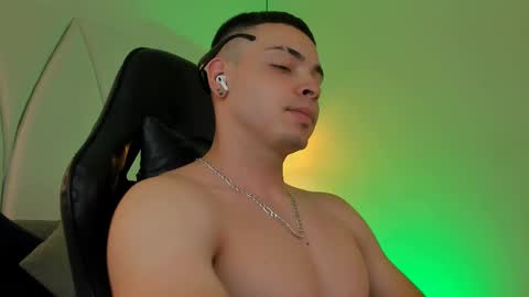 MAX online show from 6, 3, 2025