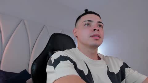 MAX online show from 11, 3, 2025