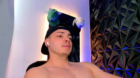 MAX online show from 17, 11, 2025