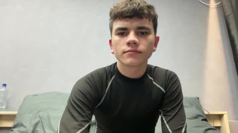 Snapshot of maxwoolf chatting on 6, 4, 2026 Max online show from 6, 4, 2026