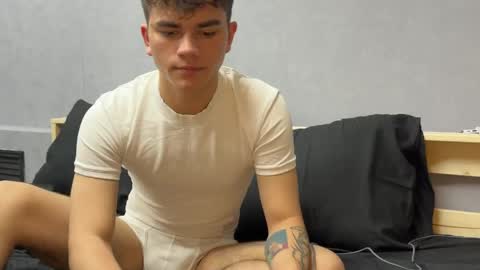 Snapshot of maxwoolf chatting on 11, 5, 2026 Max online show from 11, 5, 2026