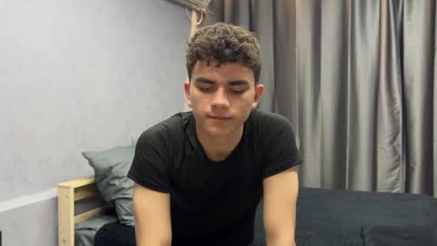 Snapshot of maxwoolf chatting on 17, 5, 2026 Max online show from 17, 5, 2026