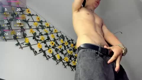 Snapshot of maxxx_bigcock chatting on 27, 5, 2026 Max online show from 27, 5, 2026