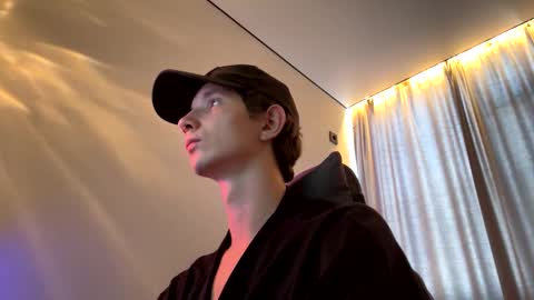 Snapshot of maxxxblaze_35 chatting on 18, 9, 2025 Max online show from 18, 9, 2025