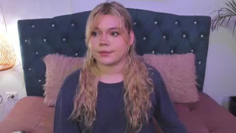 Snapshot of maxxxine_ chatting on 14, 1, 2025 Maxine Minx online show from 14, 1, 2025