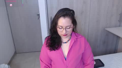 Snapshot of may_bloom chatting on 8, 10, 2025 May online show from 8, 10, 2025