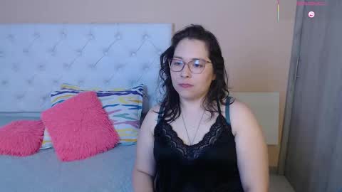 Snapshot of may_bloom chatting on 5, 1, 2026 May online show from 5, 1, 2026