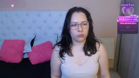 Snapshot of may_bloom chatting on 12, 1, 2026 May online show from 12, 1, 2026