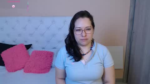 Snapshot of may_bloom chatting on 13, 1, 2026 May online show from 13, 1, 2026