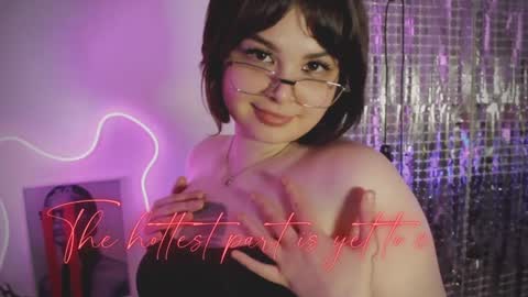 Woman online show from 10, 12, 2024