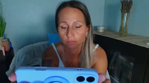 Snapshot of mayamercixoxo chatting on 19, 2, 2026 MayaMerci online show from 19, 2, 2026