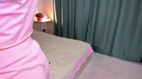 Emily  online show from 27, 5, 2026