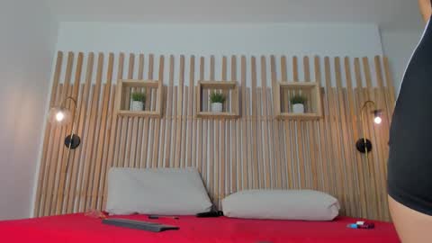 Maye Wells online show from 18, 12, 2025