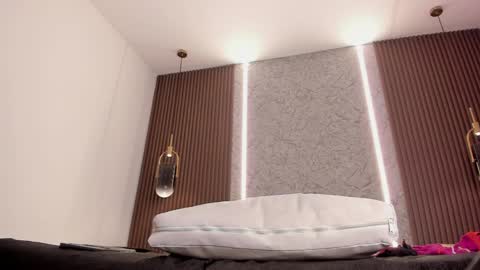 Maye Wells online show from 21, 4, 2026