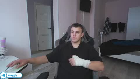 Snapshot of maygly chatting on 18, 6, 2026 Slava and Alextatto online show from 18, 6, 2026