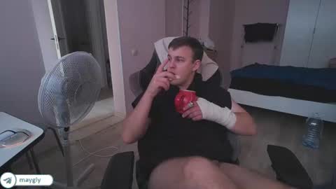 Snapshot of maygly chatting on 9, 7, 2026 Slava and Alextatto online show from 9, 7, 2026