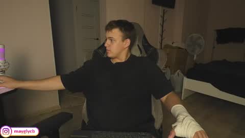 Snapshot of maygly chatting on 13, 7, 2026 Slava and Alextatto online show from 13, 7, 2026