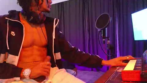 Snapshot of maykol_brown chatting on 13, 1, 2026 MAYKOL BROWN online show from 13, 1, 2026