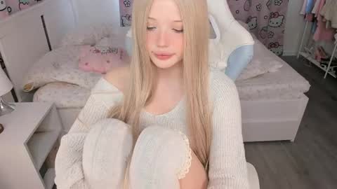  Mila  online show from 25, 4, 2026