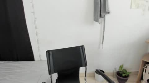 mazikeen_18 online show from 7, 1, 2025