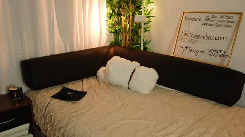 Anna       IG mbca anna  online show from 8, 1, 2025