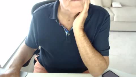 Snapshot of mbeastie chatting on 28, 7, 2026 Beastie online show from 28, 7, 2026