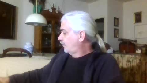Manu online show from 1, 2, 2025